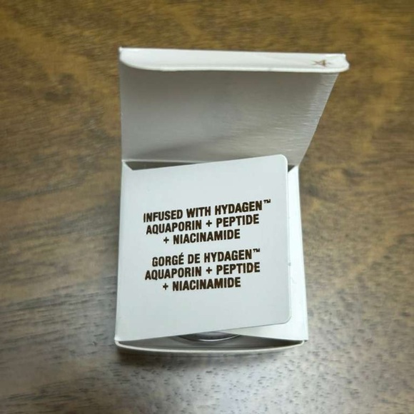 Charlotte Tilbury Magic Water Cream Gel-Cream Moisturiser 7ml (0433) - Picture 12 of 12